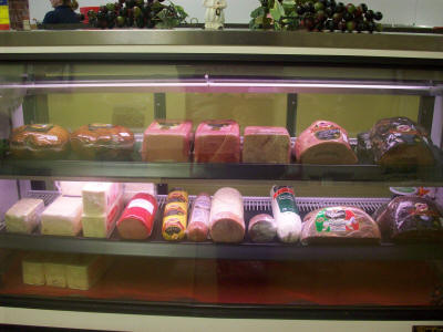 Courthouse Deli and Catering -  Serving the freshest lunch meats for dine in or take out, and catering.